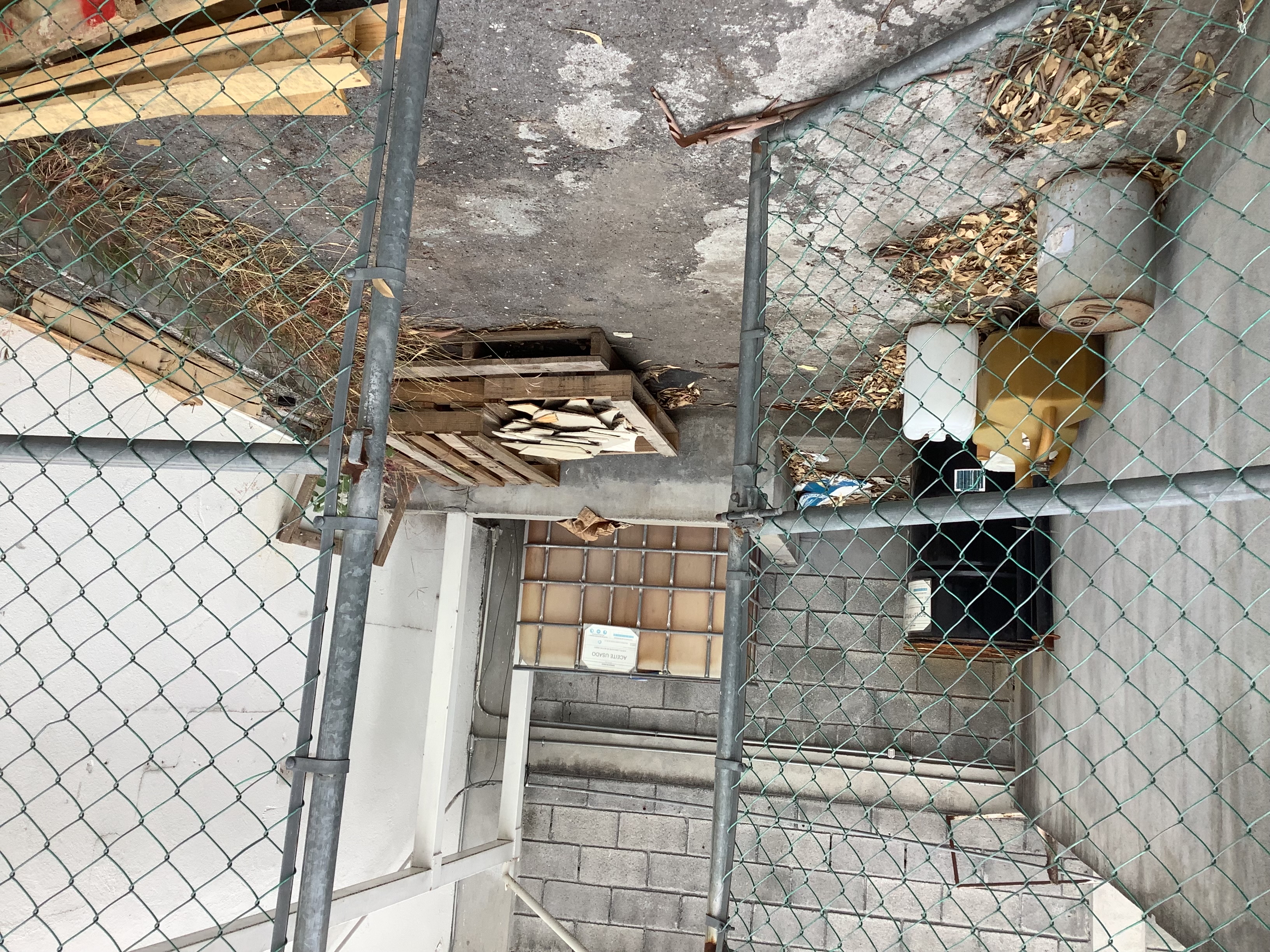 ATRP — Almacén Temporal Residuos Peligrosos (vista interior)